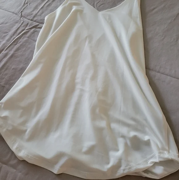 Lulu's xs spaghetti strap fully lined off white shirt - Picture 2 of 5